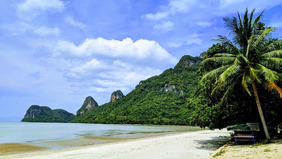 Others 5, Baan Suchanuch, Don Sak