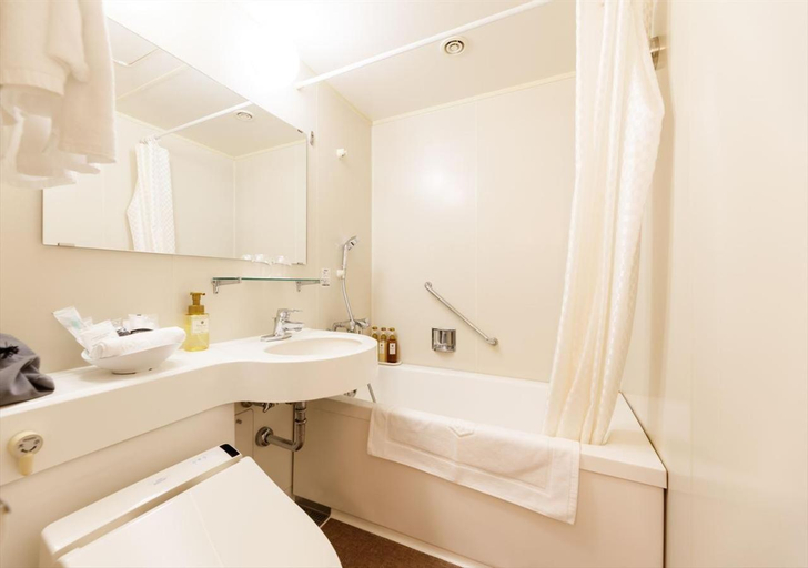 Bathroom 10