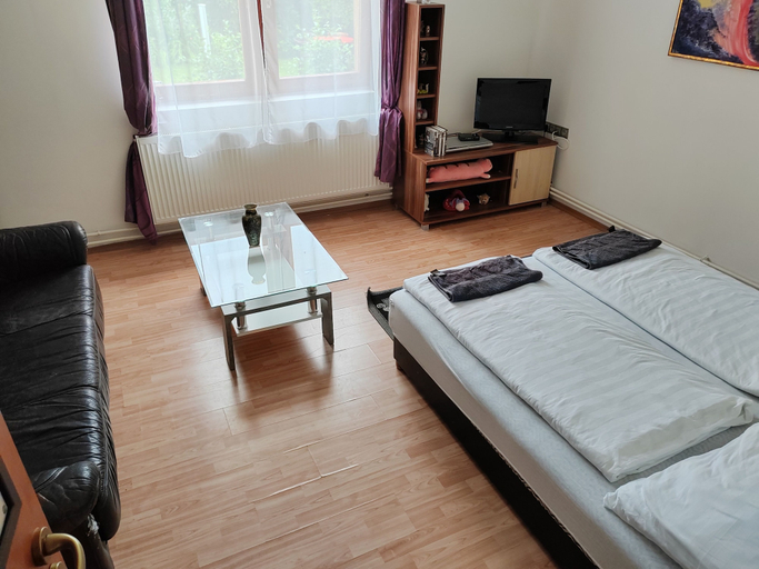 Bedroom 2, Nora Guesthouse Bed and Breakfast, Siófok