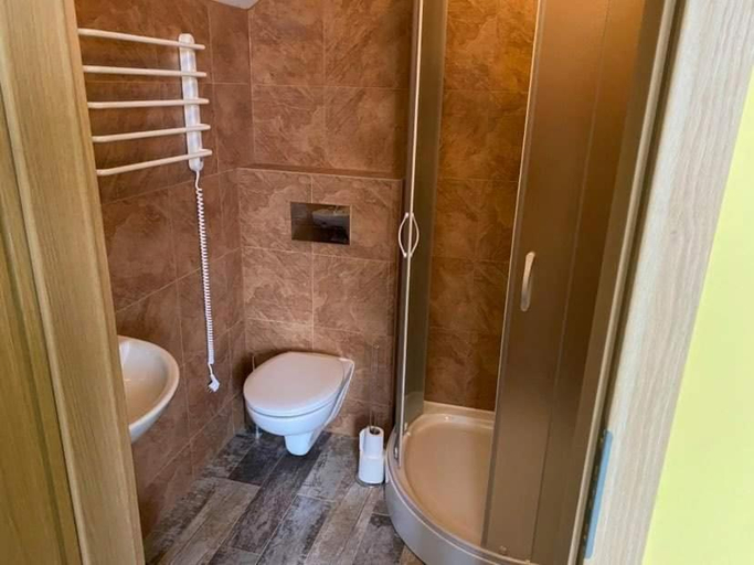 Bathroom 3, Babilonas, Plungės