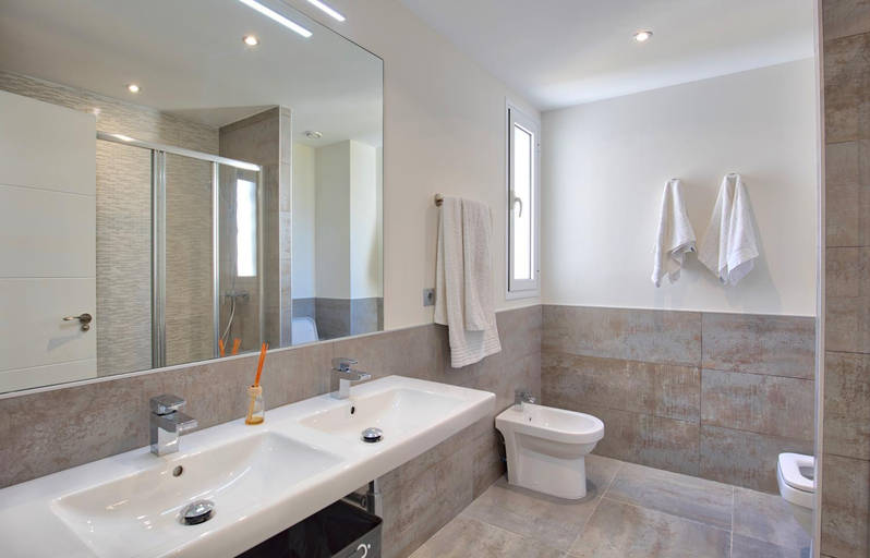 Bathroom 3, La Reserva Puerto Banus, Málaga