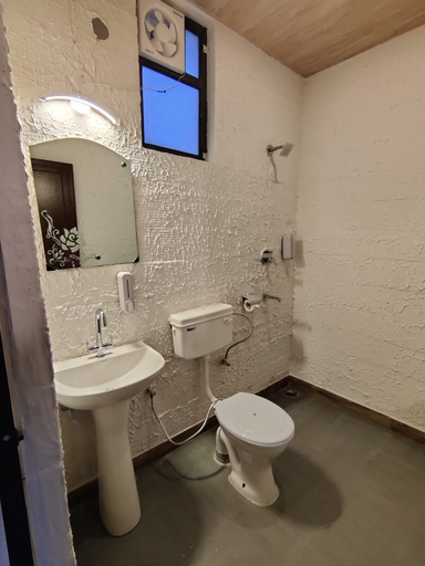Bathroom 4, The Sweven NeerVan, Dehradun