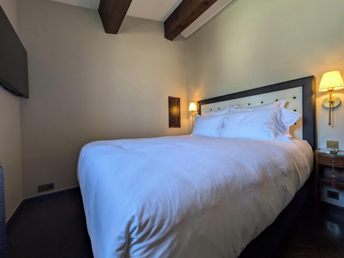 Bedroom 5, Domaine Jourdan, Bouches-du-Rhône