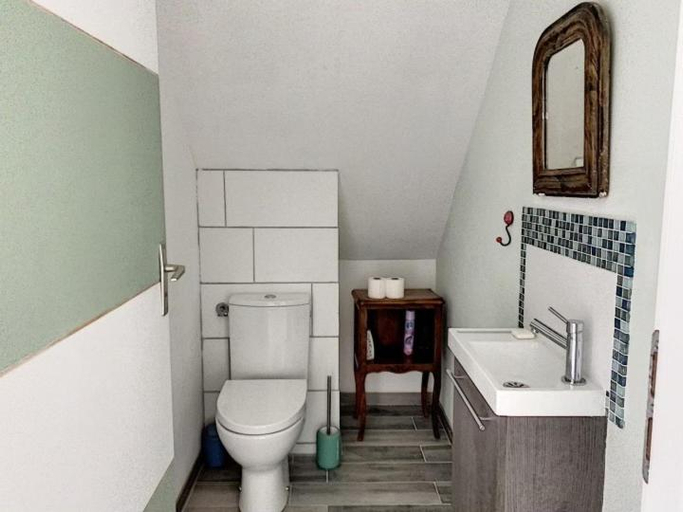Bathroom 2, La Cricque, Calvados