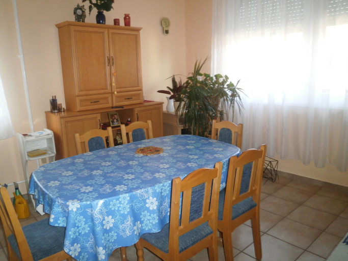 Others 3, Tunderkert Apartmanok, Hajdúszoboszló