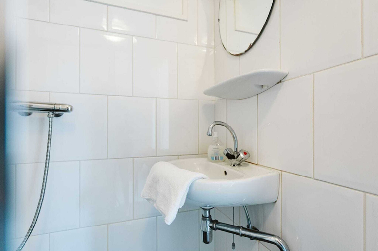 Bathroom 4, Village House, Authentic, Modern Living Room, Courtyard, Goedereede