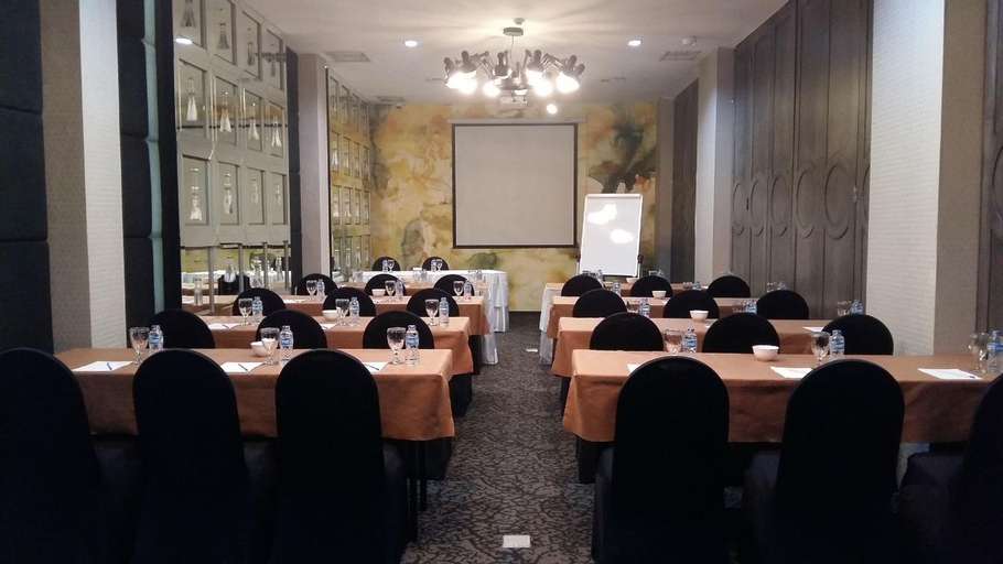 Business Facilities 15