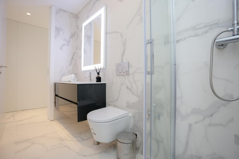 Bathroom 5, Sea Side Luxury Apartment, Figueira da Foz