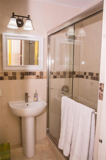 Bathroom, Sunflower At Sandcastles