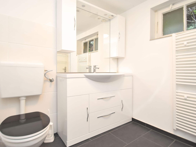 Bathroom 5, Spacious Apartment in Upper Harz near River, Goslar