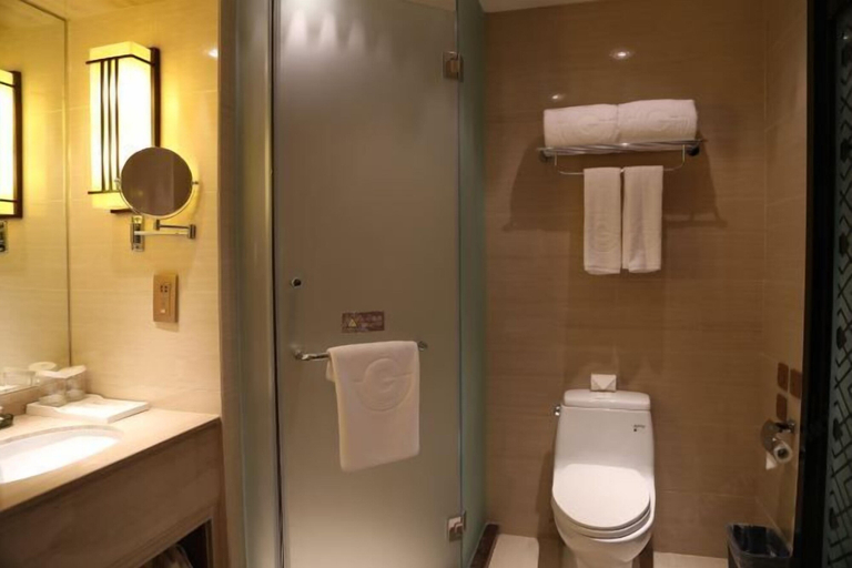 Bathroom 4, Guanjing Jiayuan Hotel, Beijing
