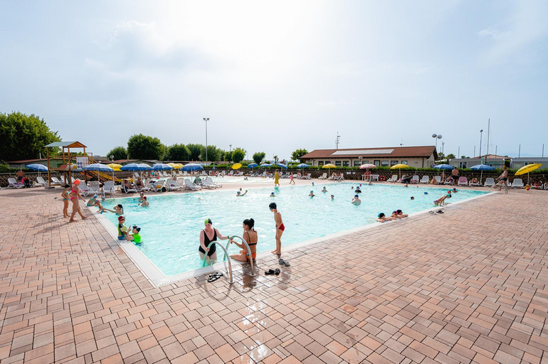 Sport & Beauty 5, Glamping Lake Garda, Verona