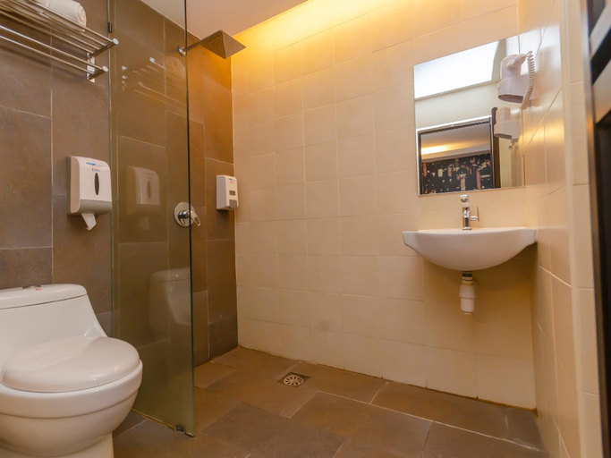 Bathroom 3, ORO Hotel Kluang, Kluang
