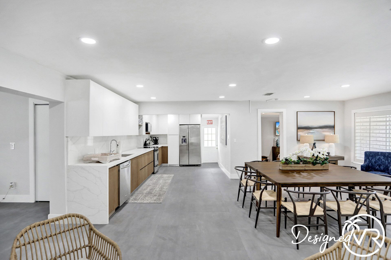 Private kitchen, 6 BR With Heated Pool Close to Beach, Broward