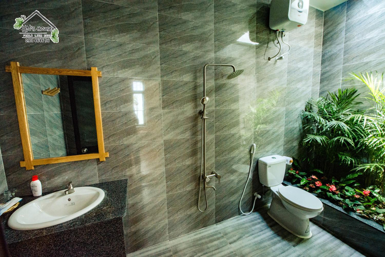 Bathroom 5, Hoang Ngoc's House, Tuy Hoa