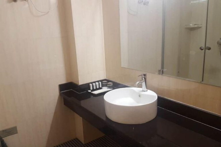 Bathroom 3, Ewenki Qixin Dun Hotel, Hulunbuir