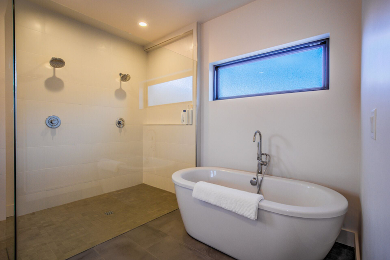 Bathroom 3, 6bd3.5ba🌟downtown Modern Luxury W/hot Tub🌟, El Paso