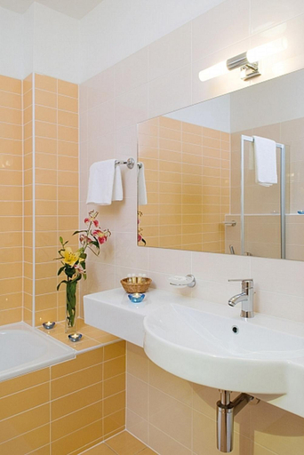 Bathroom 4, Hotel Michael, Praha 4