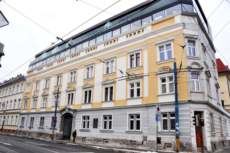Modern & Historic Apartment, Bratislava II