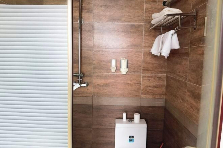 Bathroom, Baihequan Hotel, Yanbian Korean