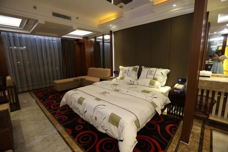 Bedroom 3, Ding Chang Hotel, Laibin