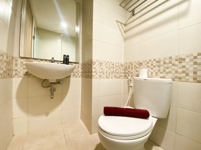 Bathroom 4, Simply Look And Warm Studio Room Tamansari Iswara Apartment, Bekasi