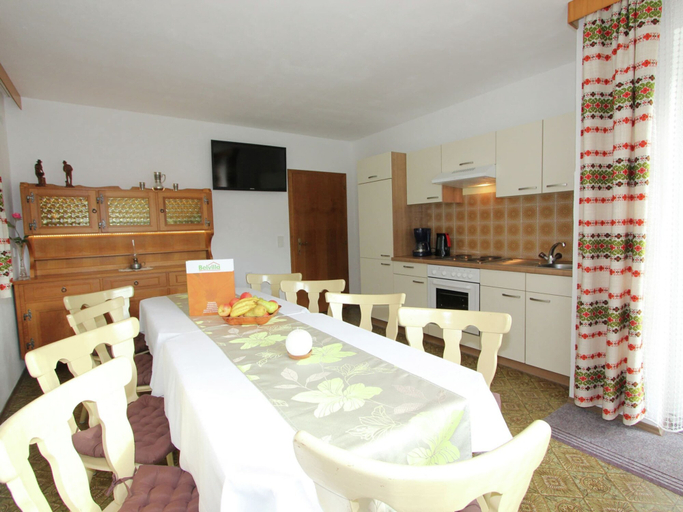 Others 4, Chalet in Aschau Near Ski Bus & Zillertal Slopes, Schwaz