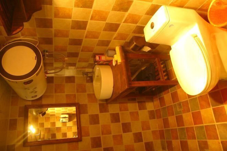 Bathroom 3, Prayer Wheel Sightseeing Inn, Dêqên Tibetan