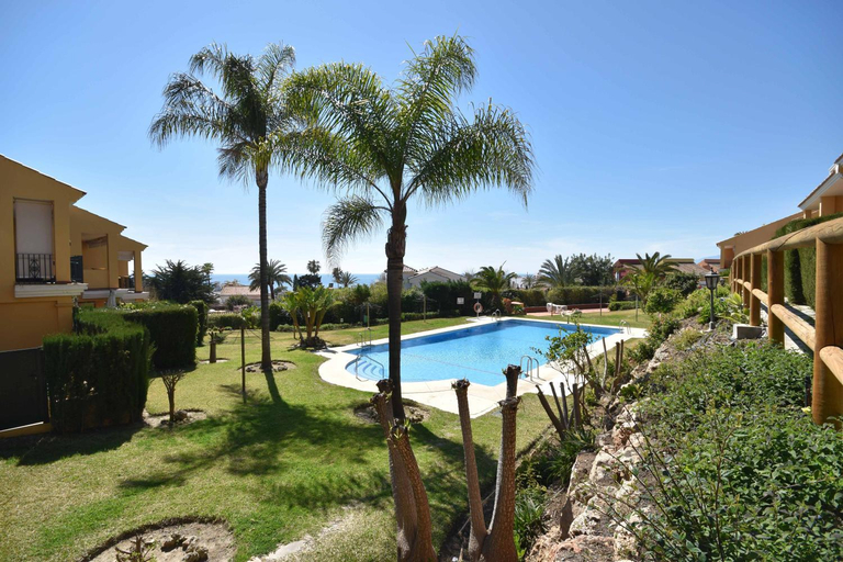 Sport & Beauty 2, Beautiful beachside duplex apartment with amazing sea views, Málaga