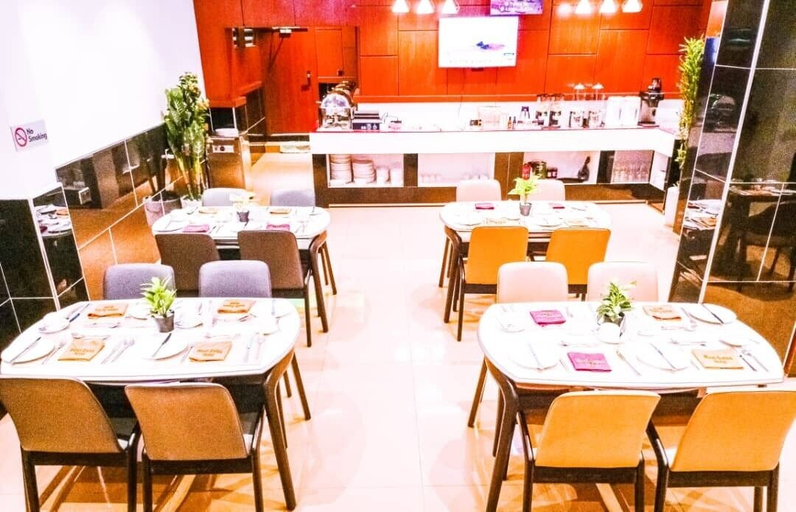 Food & Drinks, WEST-SWISS HOTEL, Oboma Ngwa