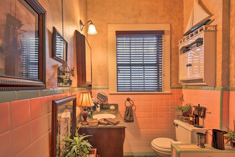 Others 5, San Antonio Rental w/ Courtyard: Walk to Riverwalk, Bexar