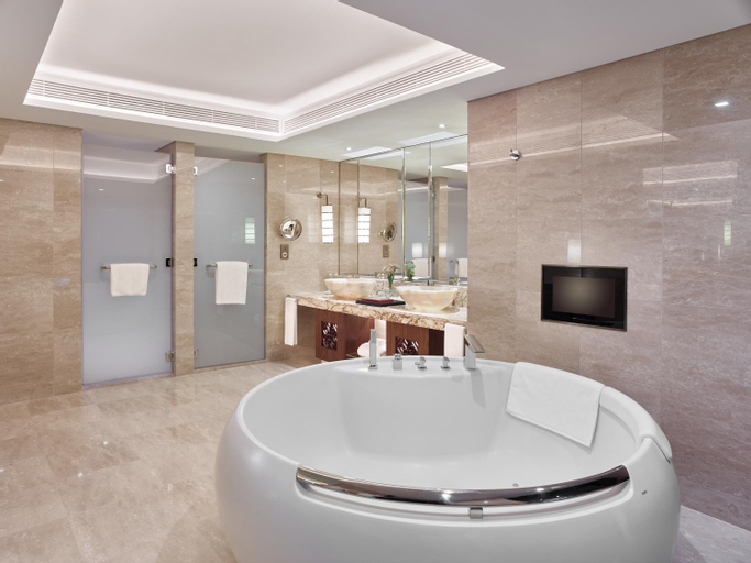 Bathroom 13