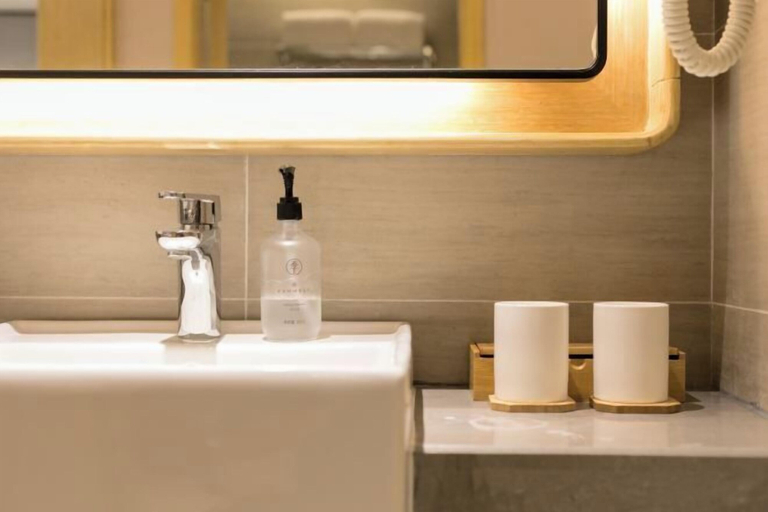 Bathroom 4, JI Hotel (Beijing Shangdi Anningzhuang), Beijing
