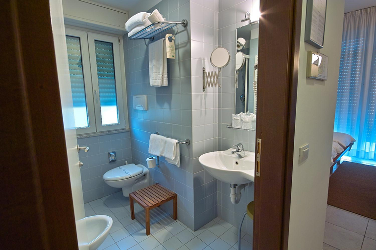 Bedroom 4, Hotel L'Approdo, Genova