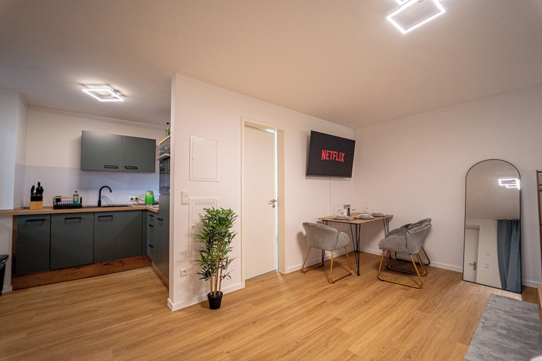Living area 3, LUXOMES: Vilshofen Altstadt Apartments, Passau