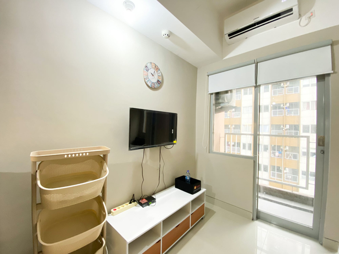 Living area 3, Minimalist Studio Room LRT City Jatibening Apartment, Bekasi