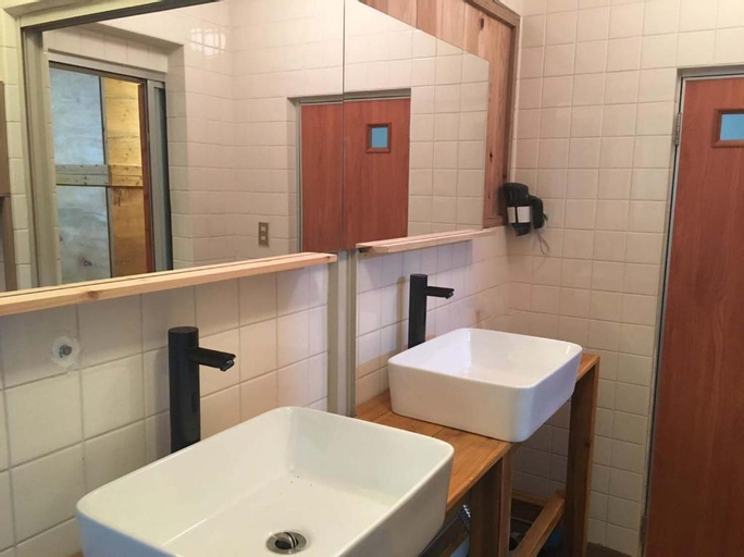 Bathroom 4