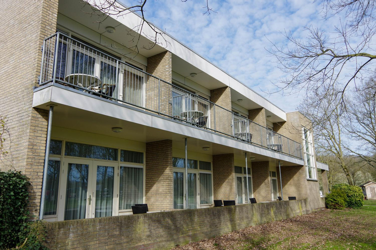 Exterior 9