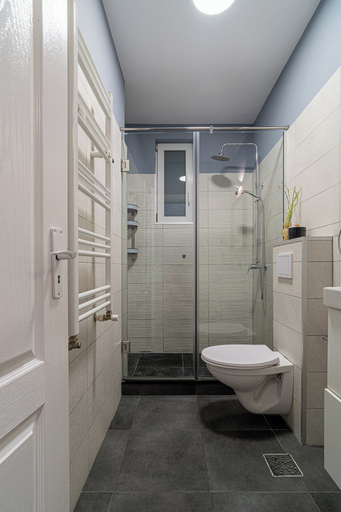 Bathroom 2, Chic Black & White 2BR on Dambovitei, Municipiul Bucuresti