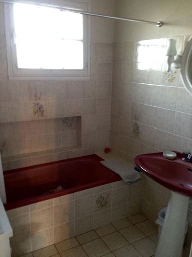 Bathroom 3, La Ville de Mainguy, Morbihan