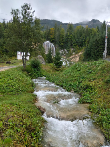 Others 3, Deea Cascada, Vidra