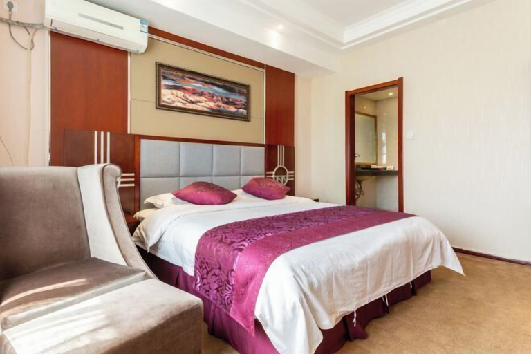 Bedroom 3, Lanzhou Hotel, Ili Kazakh