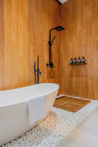 Bathroom 4, Alpha Villa by Betterplace, Gianyar