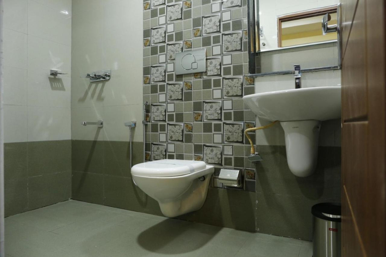 Bathroom, Apsara Residency, Idukki