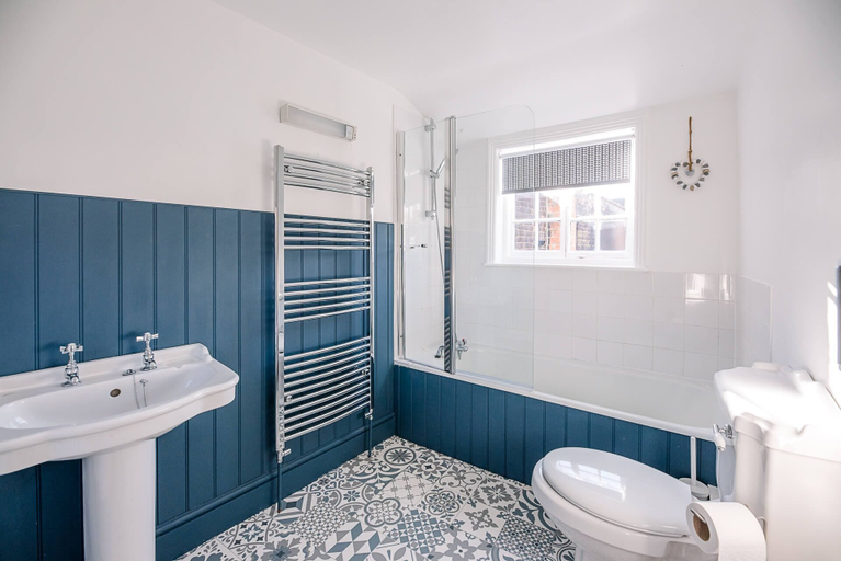 Bathroom 3, Bonheur, 16 Bartholomew Green, Southwold, Suffolk