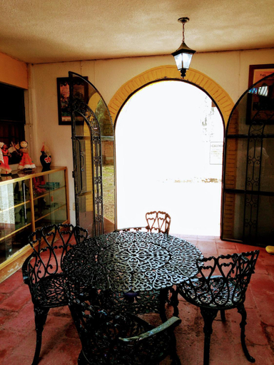 Others 5, Hotel Calendas, Dist. Tehuantepec