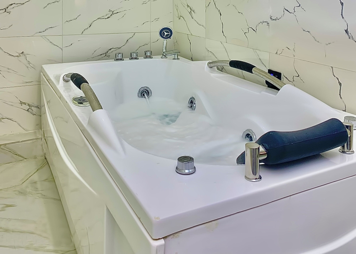 Bathroom 3, Prince Xclusive Royale Hotels, AwkaSout