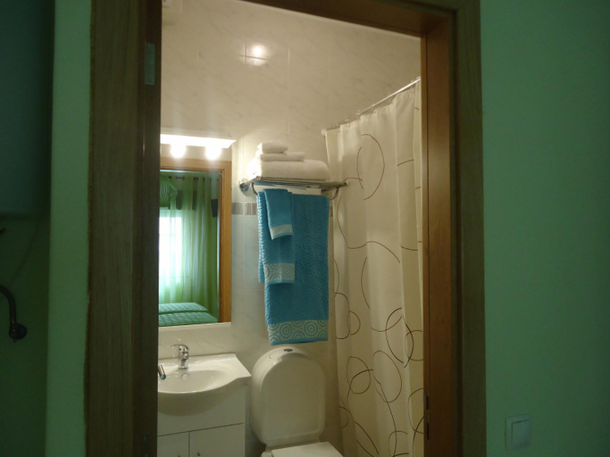 Others 4, Quarto, Portimão