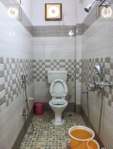 Bathroom, Goroomgo KK Bhawan Puri, Puri