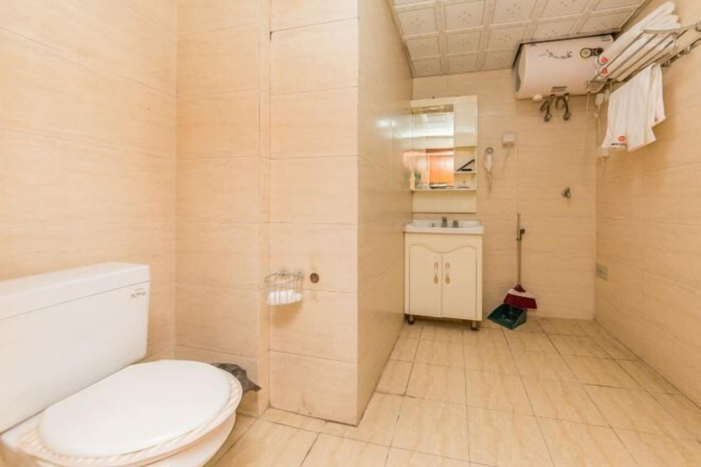 Bathroom, Fuzhen Hotel Apartment, Changchun